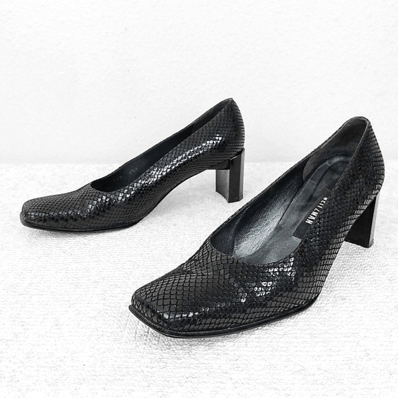 Stuart Weitzman Snub Nose Snake Embossed Pumps - Picture 1 of 9
